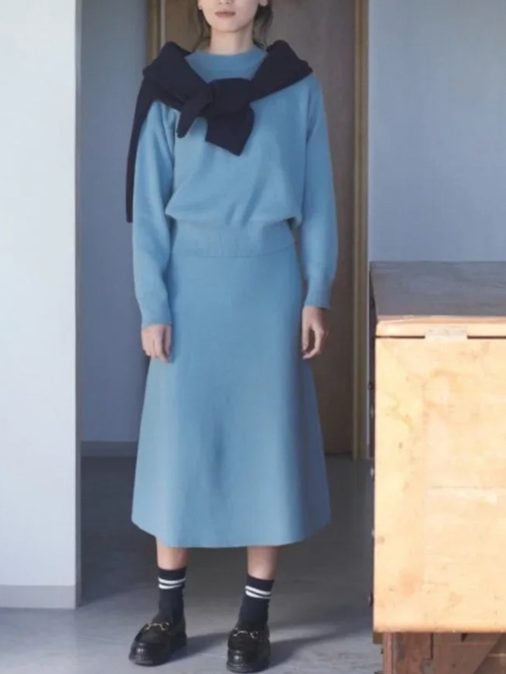 UNIQLO Women's Blue Skirt/Sweater Set